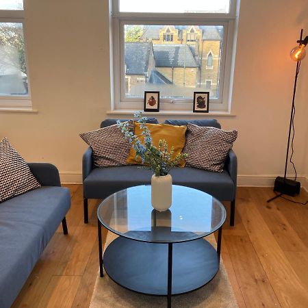 Awesome Refurbished 1 Bed Flat Few Steps To High St ! - 2 East House Apartment Epsom Exterior photo